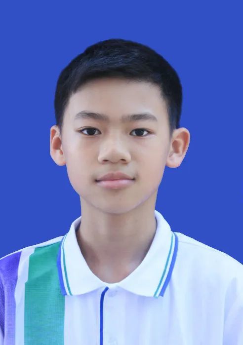 大小小于100kb;本人正面免冠蓝色证件照,拍照着装要求为中山华附校服