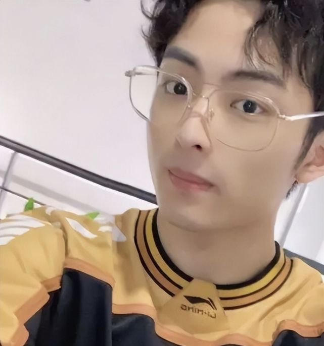 赖神上演老夫子全新玩法,带线拆塔很快乐,打得小辉辉措手不及