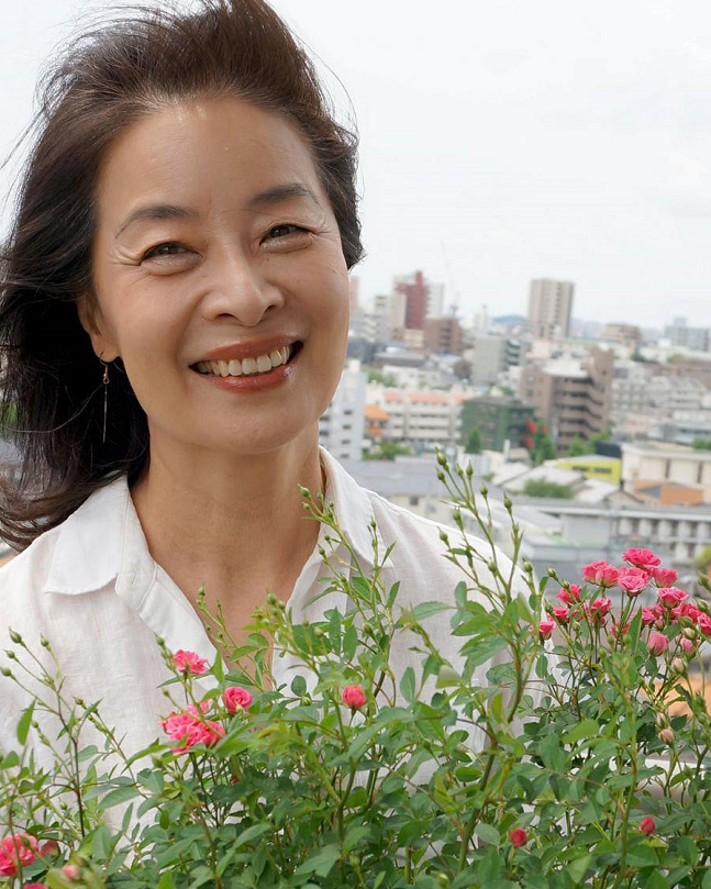 知名女星顾艳:父母都是演员,当红时留学日本,嫁外籍老公生一子 幸福