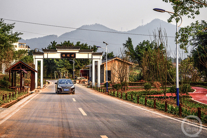 电梯进农家银湖村新貌