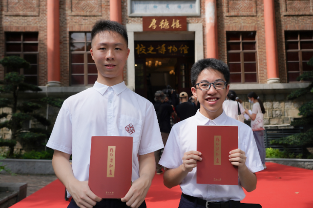 来自广州市执信中学的两名学生陈邦文和严梓豪,成功通过了中山大学