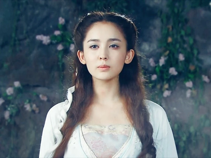 古力娜扎:自带招黑体质的,于黑暗中艰难前行!_腾讯新闻