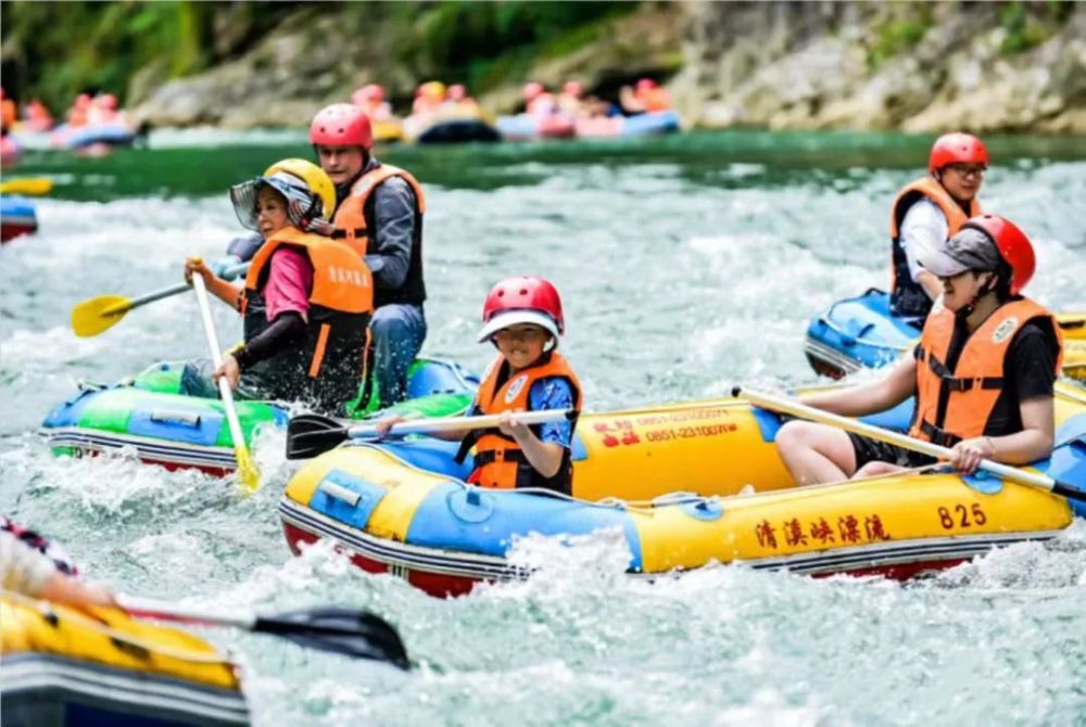 国际旅游目的地帐篷露营烧烤自助峡谷漂流昨天清溪峡点燃避暑盛夏