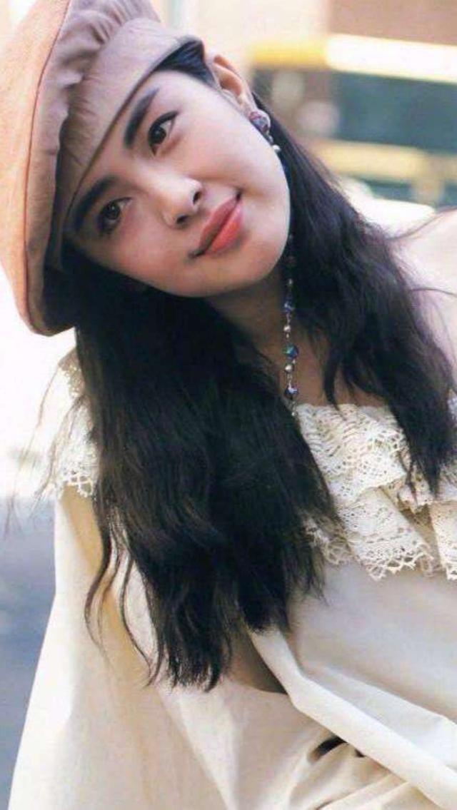 55岁王祖贤近照曝光,身材严重走样,简直一副大妈样