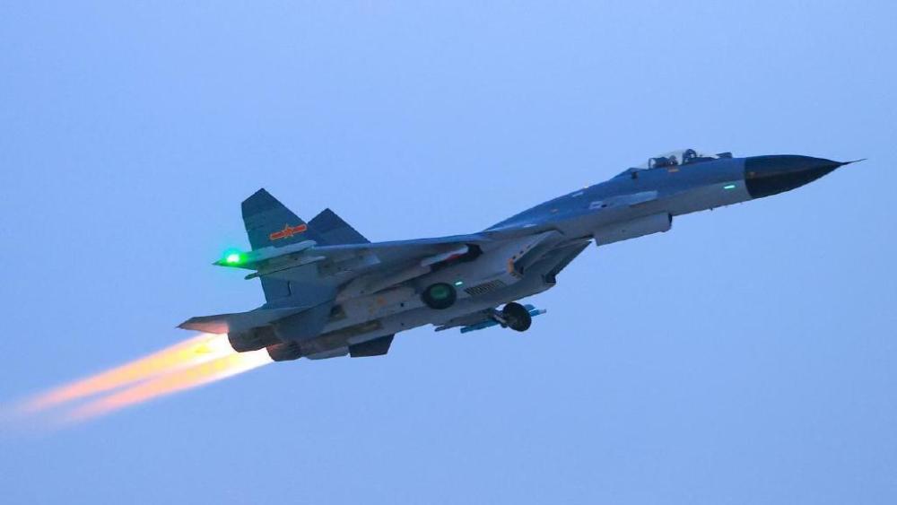 成功在望:历经9年首飞的歼-35,将成为中航工业战胜f-35的关键?