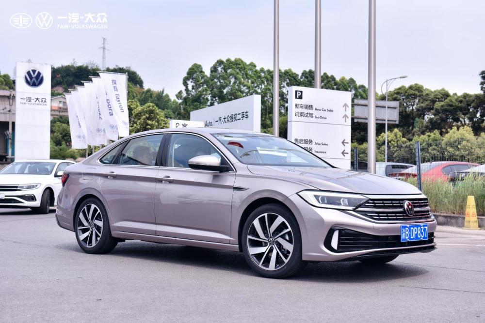 国民家轿全新速腾宝来双车双城上市