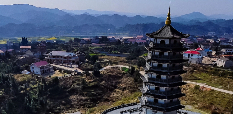 隶属于湖南省怀化市溆浦县,地处溆浦县北部,东界烟溪镇,南与低庄镇