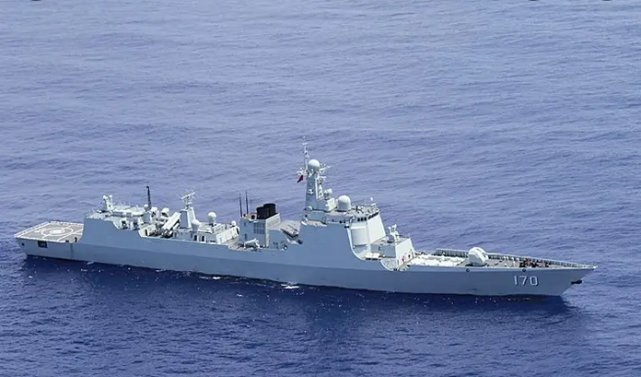 052c型驱逐舰:中期大修过程中,可将舰艉730副炮换成红旗-10导弹