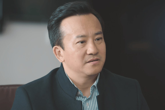 金铁峰刘奕君同学因演日本人成名如今在幸福到万家中扮莫总