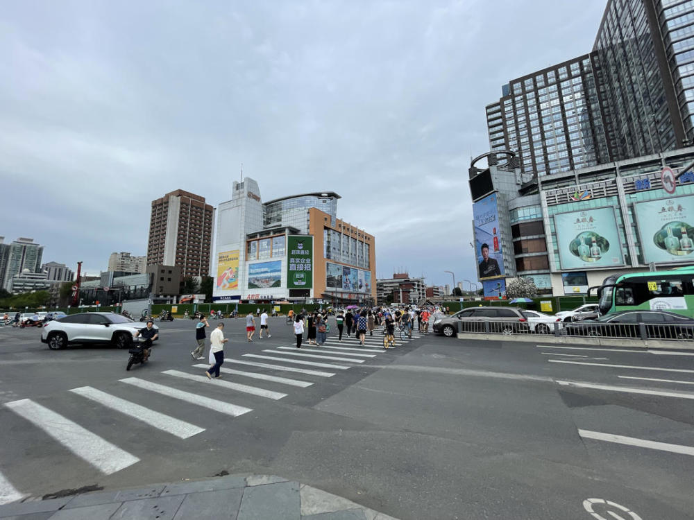 7月20日起成都人民南路一環路交叉口出行有變化_騰訊新聞