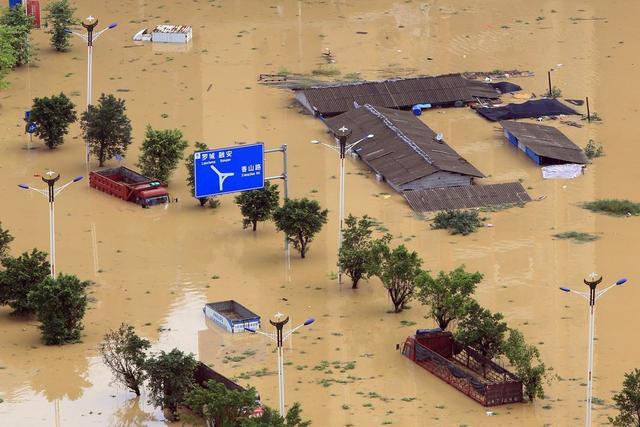 洪水和高温也并不是中国独有的现象,现在北半球的一些国家都是如此前