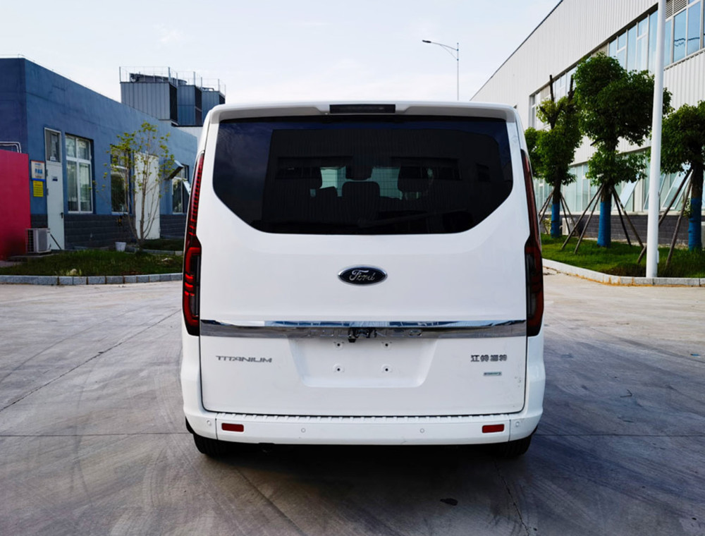 新款途睿欧实车曝光外观很霸气7座侧滑门搭载20t动力