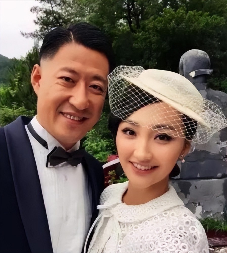 于震一婚被误会是家暴男二婚娶演员辛月一家五口其乐融融