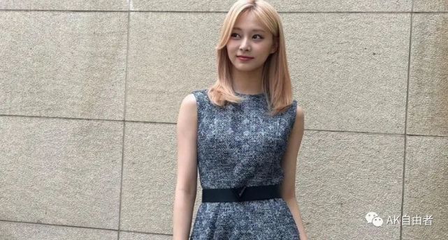 twice周子瑜被粉丝大胆求婚露齿甜笑回应引网暴动超级宠粉