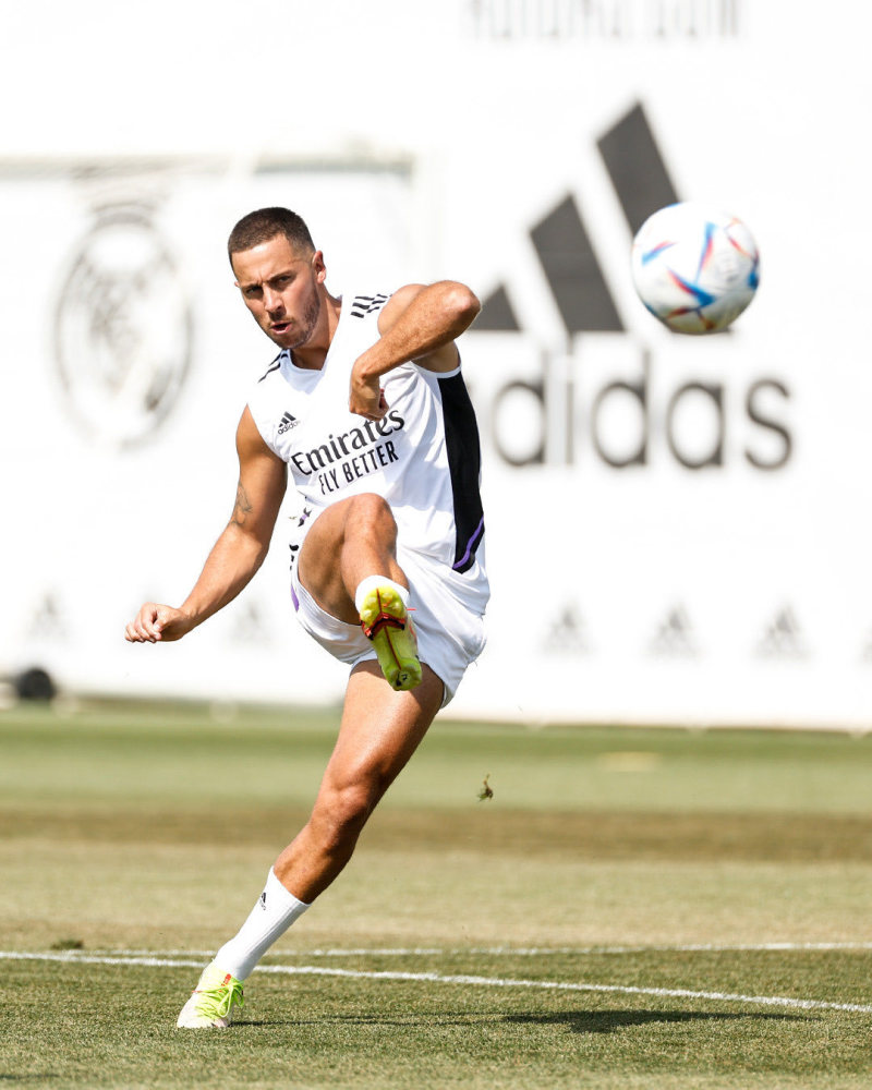 拒当汉堡王阿扎尔真瘦了身背西甲第一年薪安帅把他当9号位