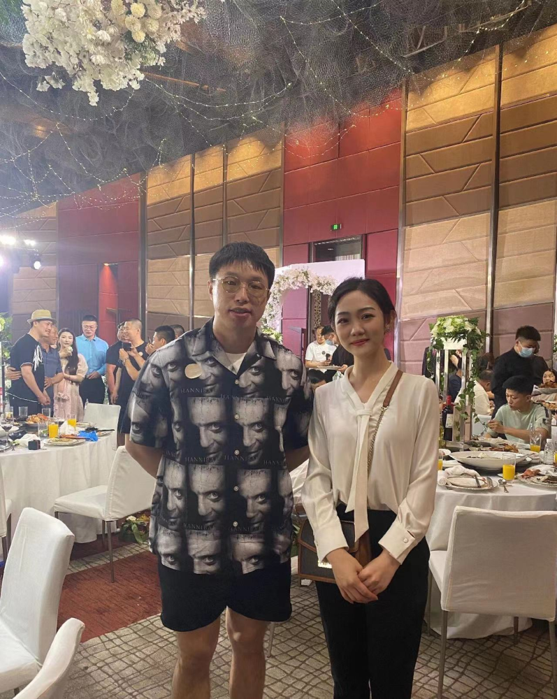 演员张泰维大婚众星祝贺,老板贾玲热泪盈眶,德云社演