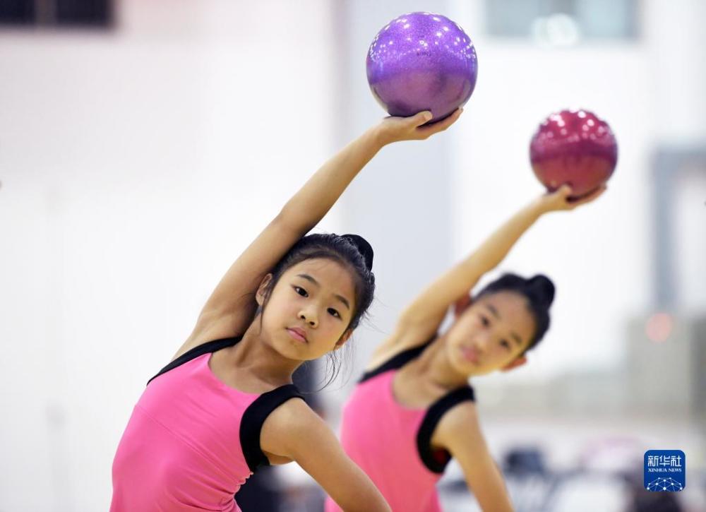 全民健身——北京：艺术体操伴我过暑假