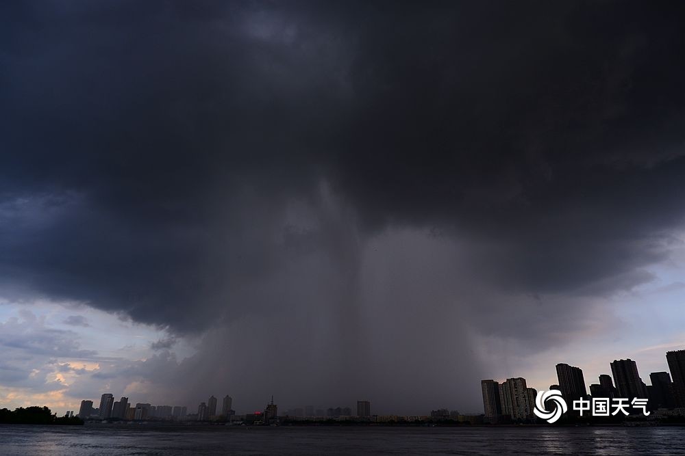 超震撼！哈尔滨雷暴云团形成“雨墙”景观航班延误安慰沮丧旅客对话英文2023已更新(腾讯/今日)航班延误安慰沮丧旅客对话英文