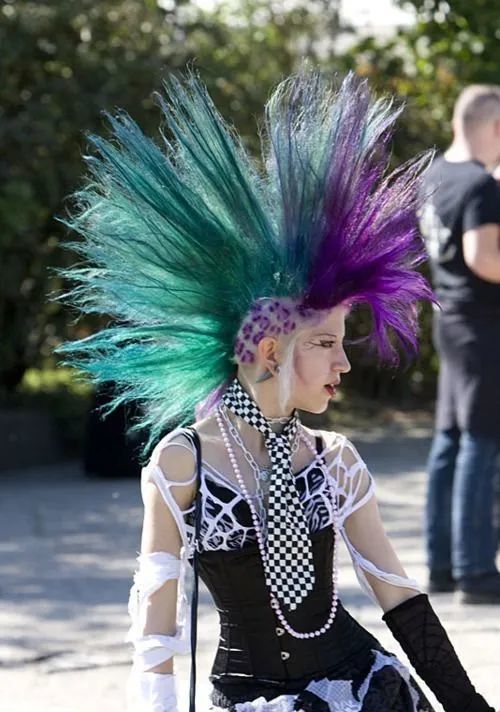 被黑十几年的杀马特转身成网友回忆杀,不是世界变俗而是更包容了