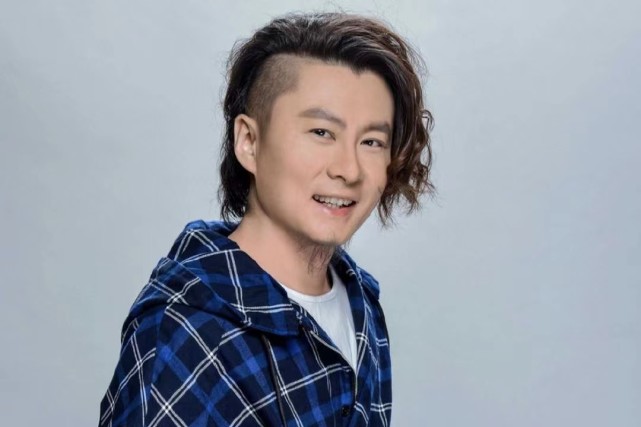 杨紫雨天帮助老奶奶被曝光,前领导姜磊夸她善良,网友表示很感动