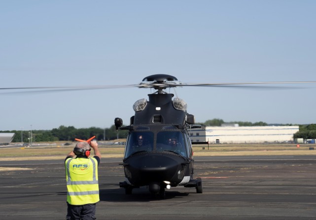 组图:空客直升机h175m在范堡罗国际航展进行静态展示!