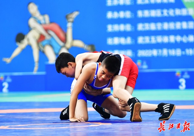 近200名摔跤小将实力pk