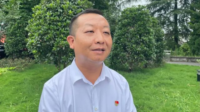 大方县住建局局长钱爱生大方县住建局局长钱爱生说:感到非常振奋,信心