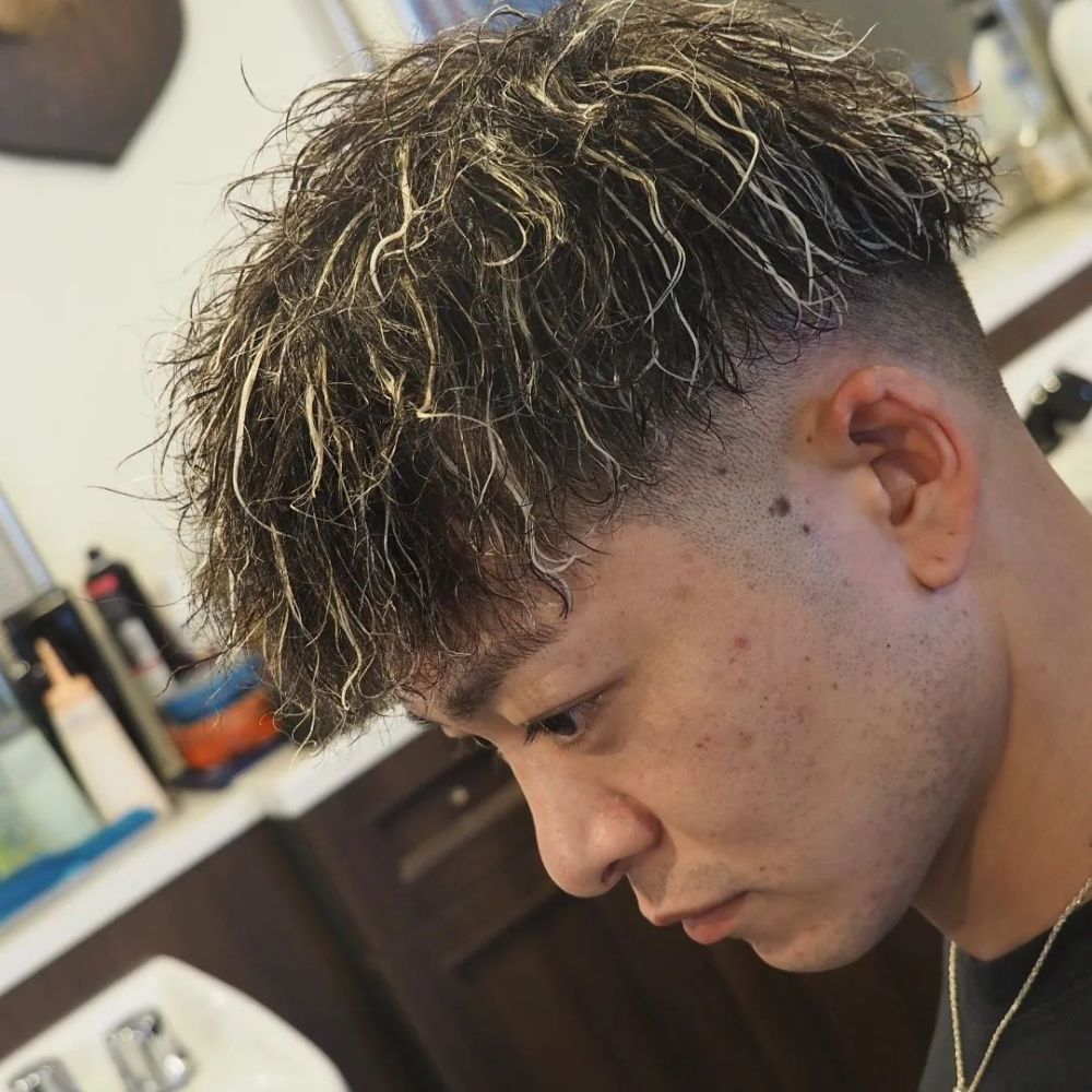 最火男发15款,背头烫发小寸头,想不帅都难插图4