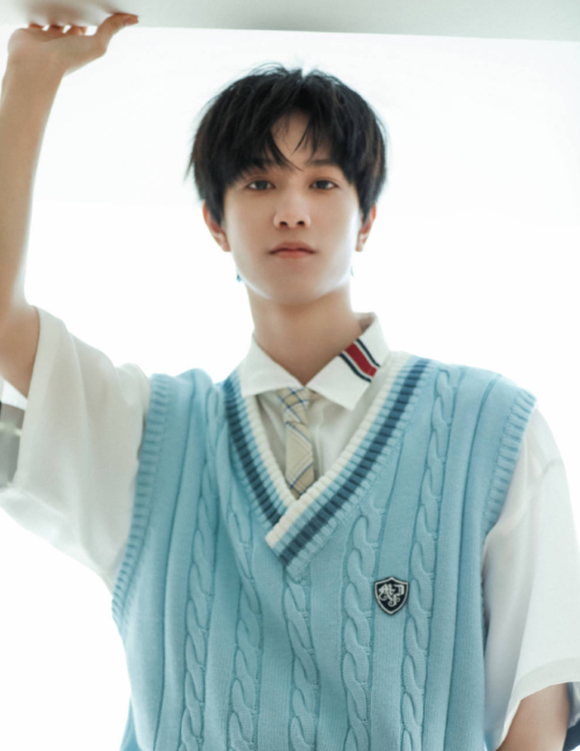 敖子逸被澳门科技大学录取,没有报三大名校,未报到就被社团哄抢