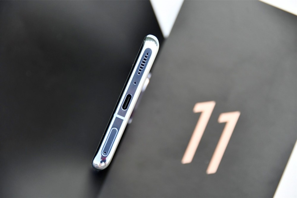 者喜爱,优化进步很大,小米11也配备了超大底主摄,1亿像素hmx传感器