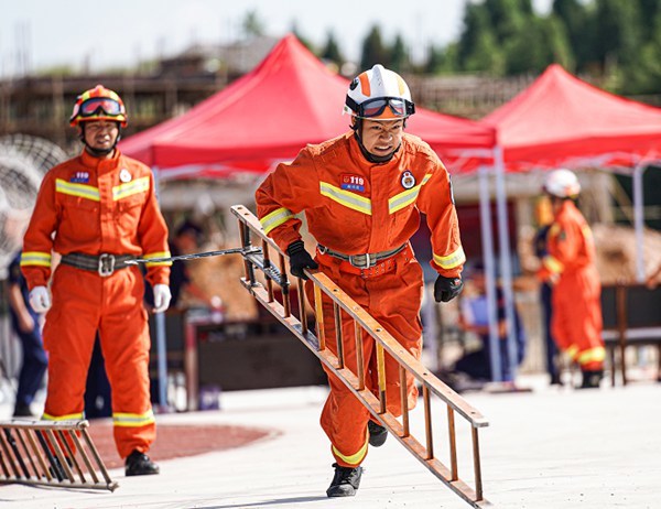 黔东南州火焰蓝大比武剑河消防员载誉归来