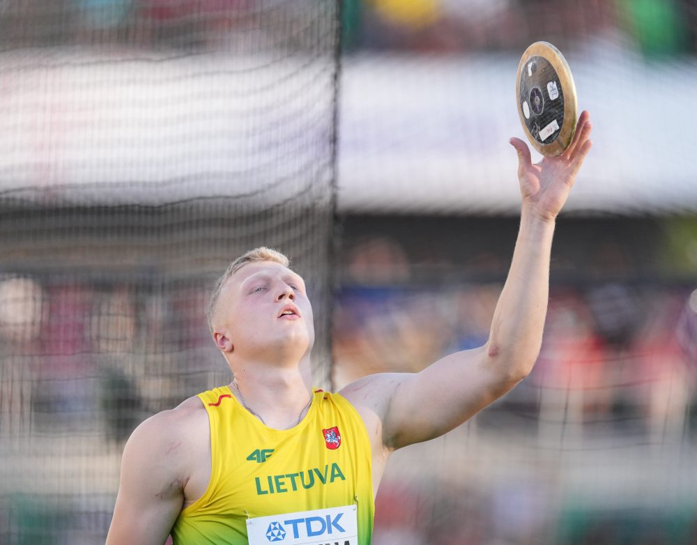 田径世锦赛男子铁饼决赛切赫夺冠并创造世锦赛纪录