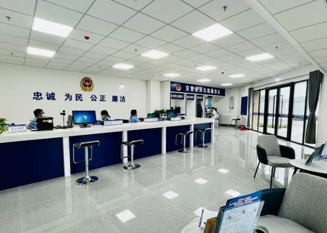 奔走相告容城交警新交管业务大厅启用啦