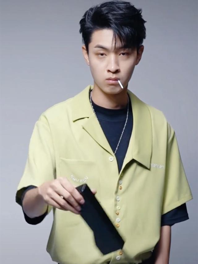 德云社秦霄贤发文,用光剑变身兑现承诺,粉丝:啥时候回归小剧场