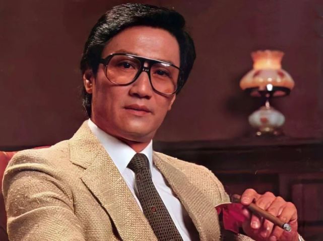 1982年,谢贤和汪明荃主演《万水千山总是情》,该剧是tvb历史上收视率