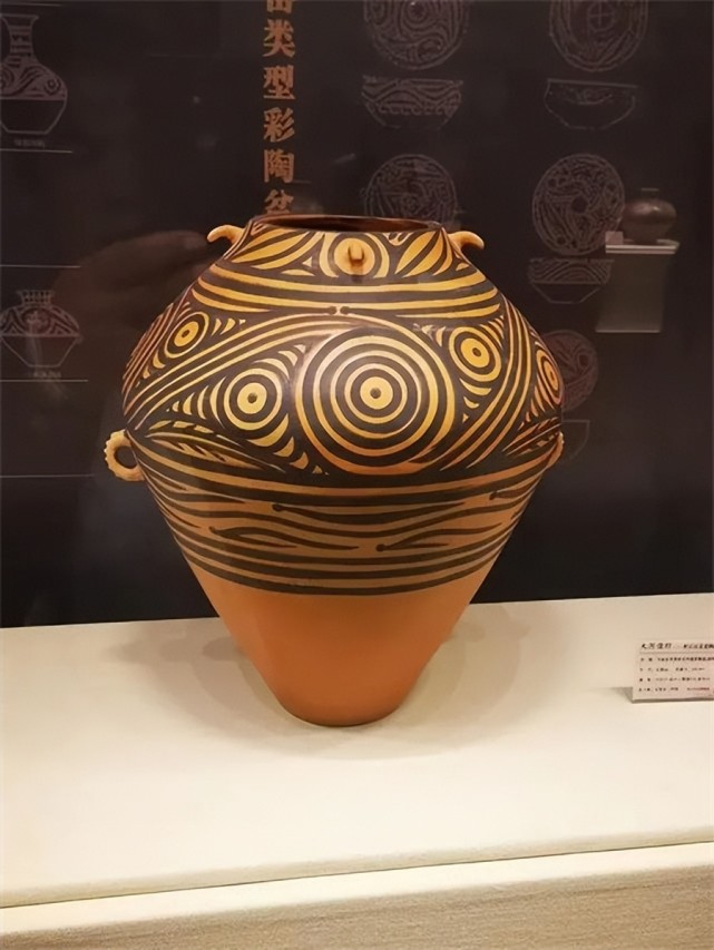 彩陶王彩陶王现珍藏于中国国家博物馆,于1950年4月出土于临夏州积石山