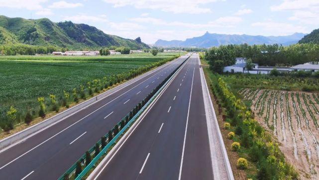 围场首条一级公路国道g233,打造"升级样板"