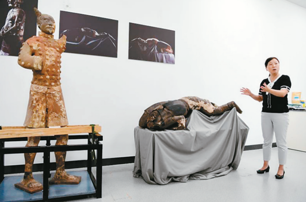 秦陵"泡钉俑""仰卧俑"修复亮相!_腾讯新闻