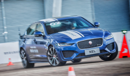 不能下赛道的运动轿车是没有灵魂的,珠海赛道体验捷豹x家族