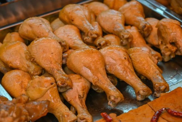 地址:银川市兴庆区天平街康平路交叉口东南拐角 家铭烧鸡(观湖一号店)