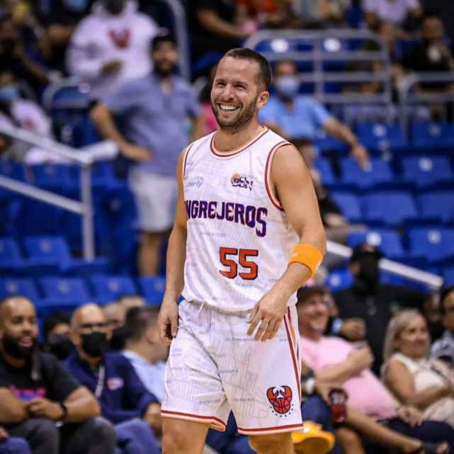 再见了篮球曾经的独行侠总冠军控卫jj巴里亚宣布退役