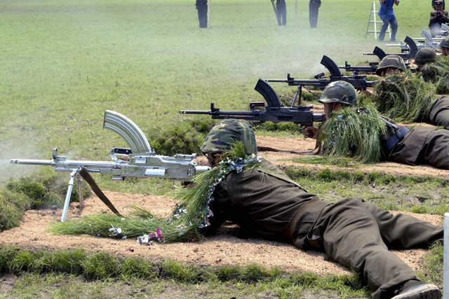 朝鲜轻武器之73式轻机枪,附带银光闪闪的"皮肤"_腾讯新闻