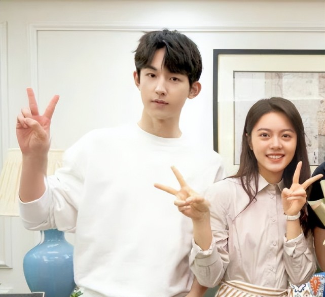 赵今麦郭俊辰开启恋爱副本,粉丝:期待了-腾讯新闻