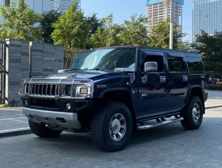 128万悍马现街头,车尾3段对话火了,路人:凡尔赛的最高境界_腾讯新闻