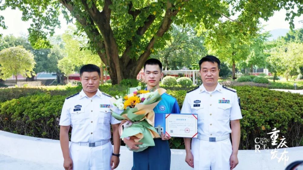 军校录取通知书开箱！网友：羡慕这个词我已经说倦了
