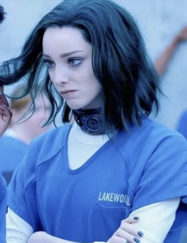 在之前的剧集里,艾玛·杜蒙特饰演的"北极星"颜值堪称全剧扛把子,配合