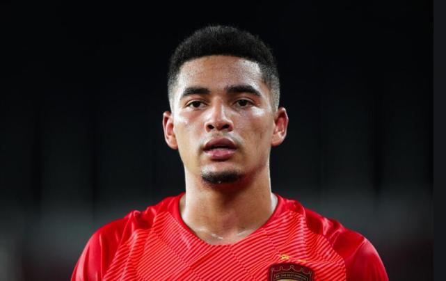 归化球员蒋光太在与韩国比赛,为什么褒贬不一呢?