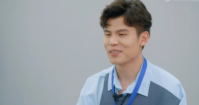 《怎么办脱口秀专场》:为什么何广智小心翼翼,庞博落落大方?_腾讯新闻