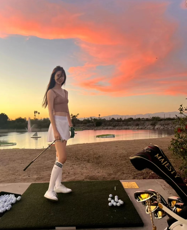 cba最美阔太陈露晒美国生活,打高尔夫尽显少女感,网友很羡慕