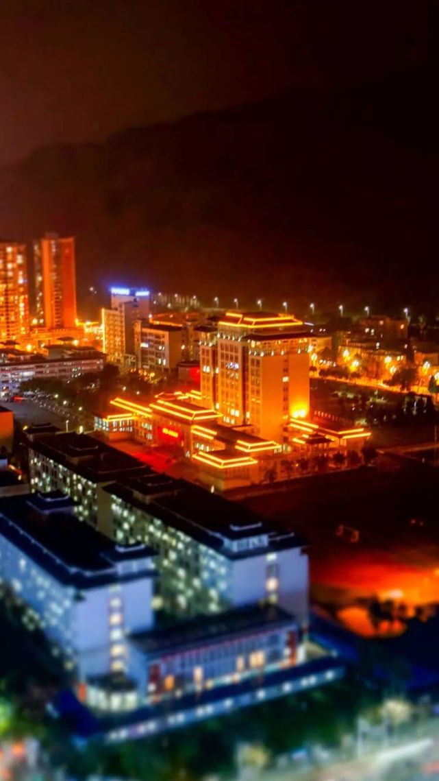 城市温暖着每一个人哪一张照片触碰到你最温暖的记忆雅安日报全媒体